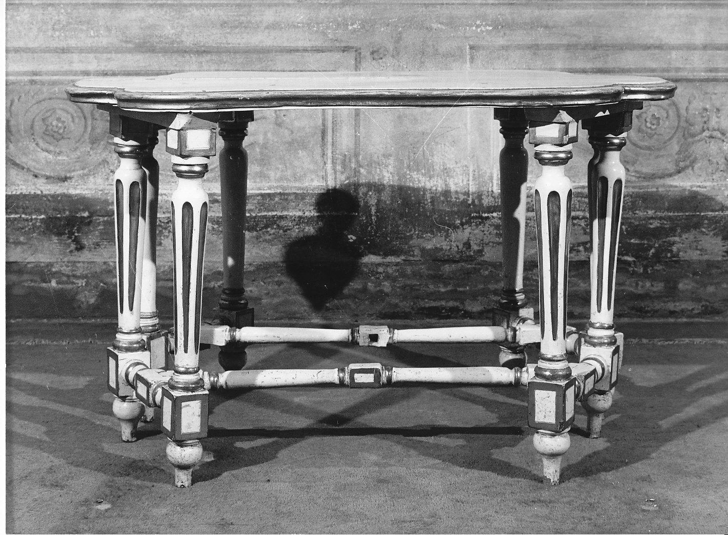 tavolo da centro, opera isolata - bottega lombarda (inizio sec. XIX)