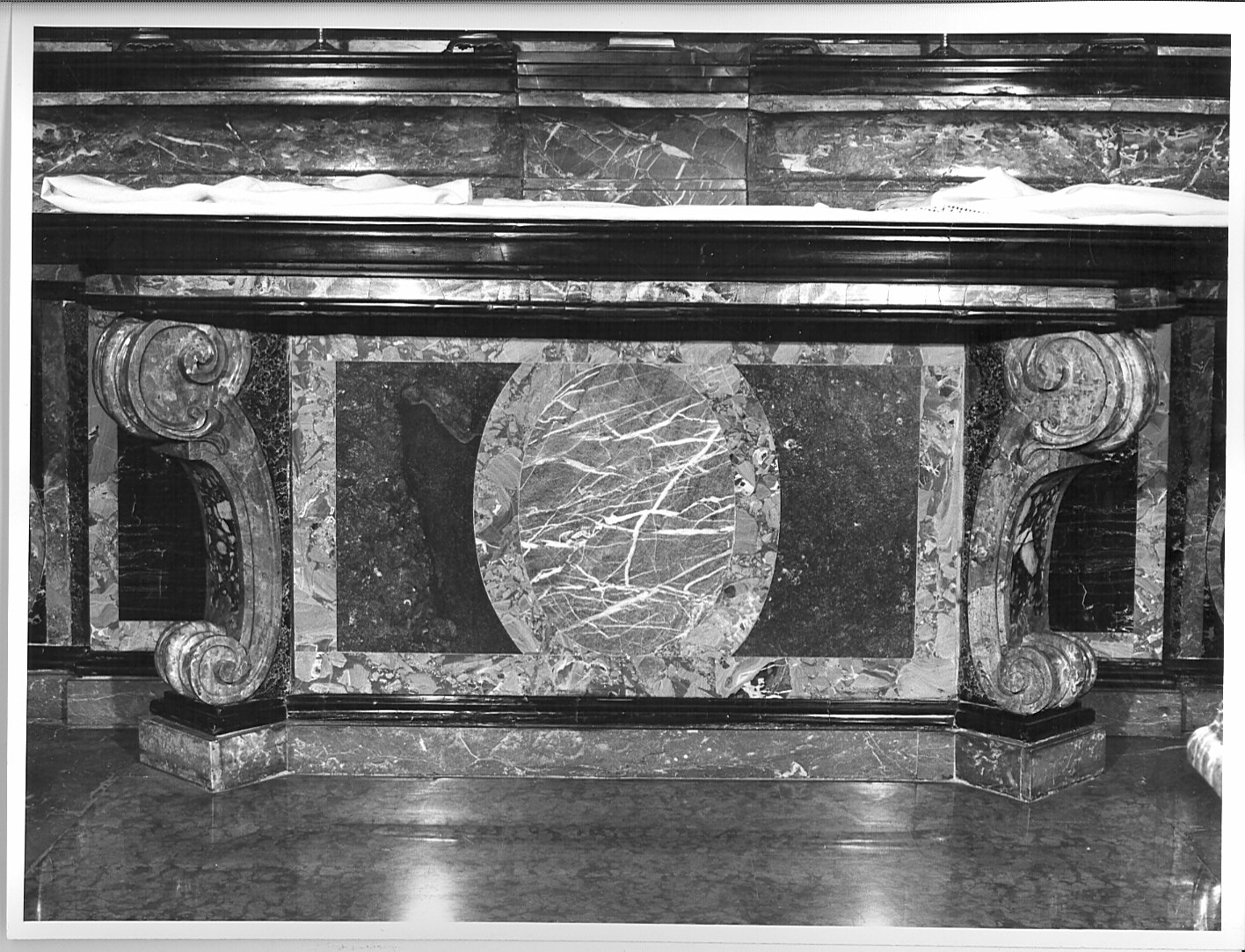 altare - bottega lombarda (sec. XVIII)