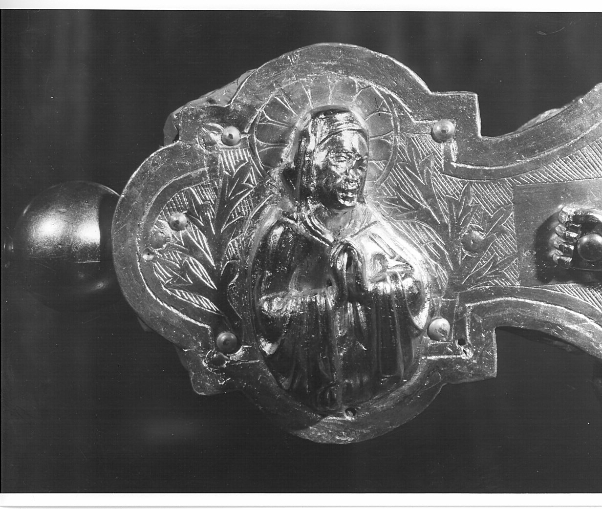Madonna (rilievo, elemento d'insieme) - bottega lombarda (sec. XV)