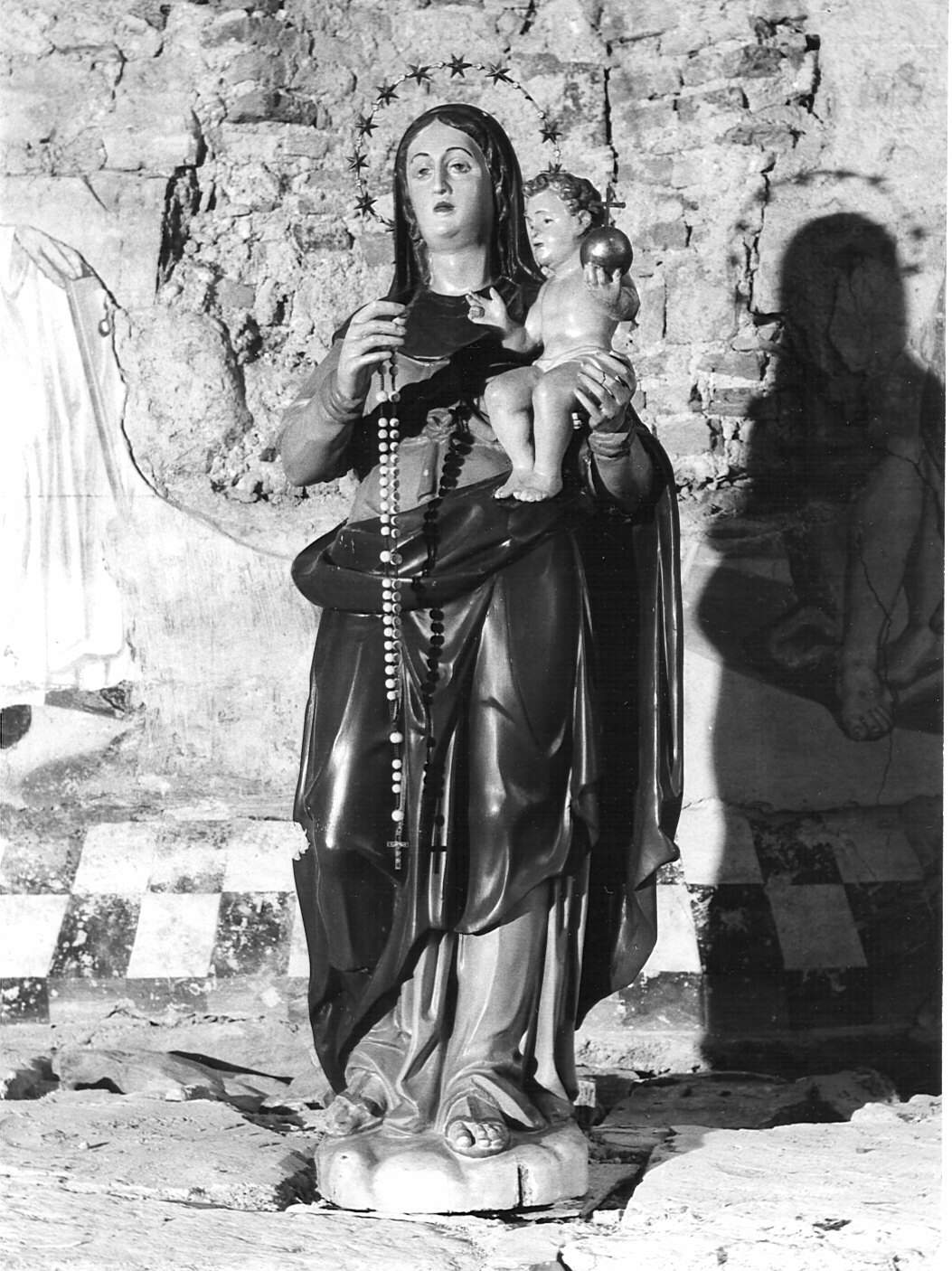 Madonna con Bambino (statua, opera isolata) - bottega comasca (prima metà sec. XVIII)