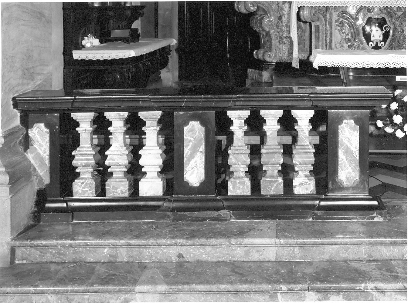 balaustrata di altare, opera isolata - bottega italiana (metà sec. XVIII)