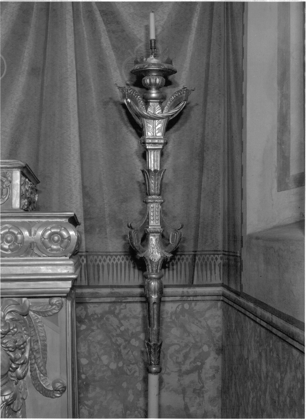 candelabro portatile, coppia - bottega lombarda (fine/inizio secc. XVIII/ XIX)