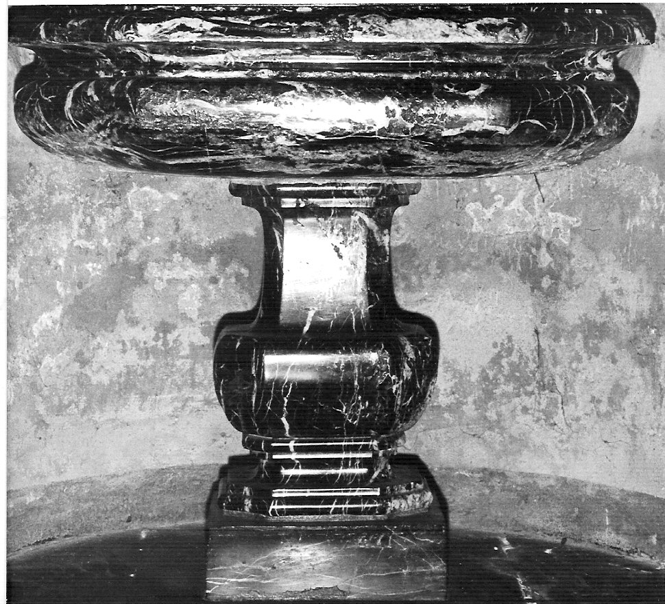 vasca battesimale, elemento d'insieme - bottega lombarda (sec. XVII)