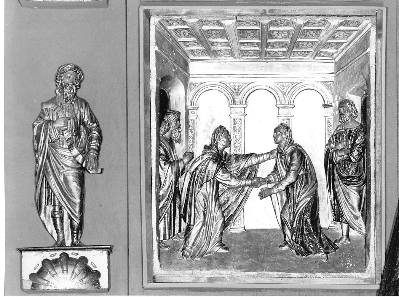 visitazione (formella, elemento d'insieme) - bottega italiana (fine/inizio secc. XV/ XVI)