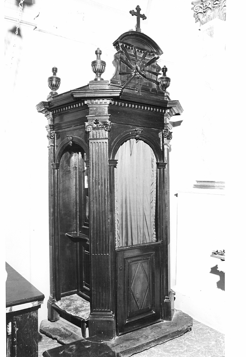confessionale - a corpo architettonico, opera isolata - bottega comasca (prima metà sec. XIX)