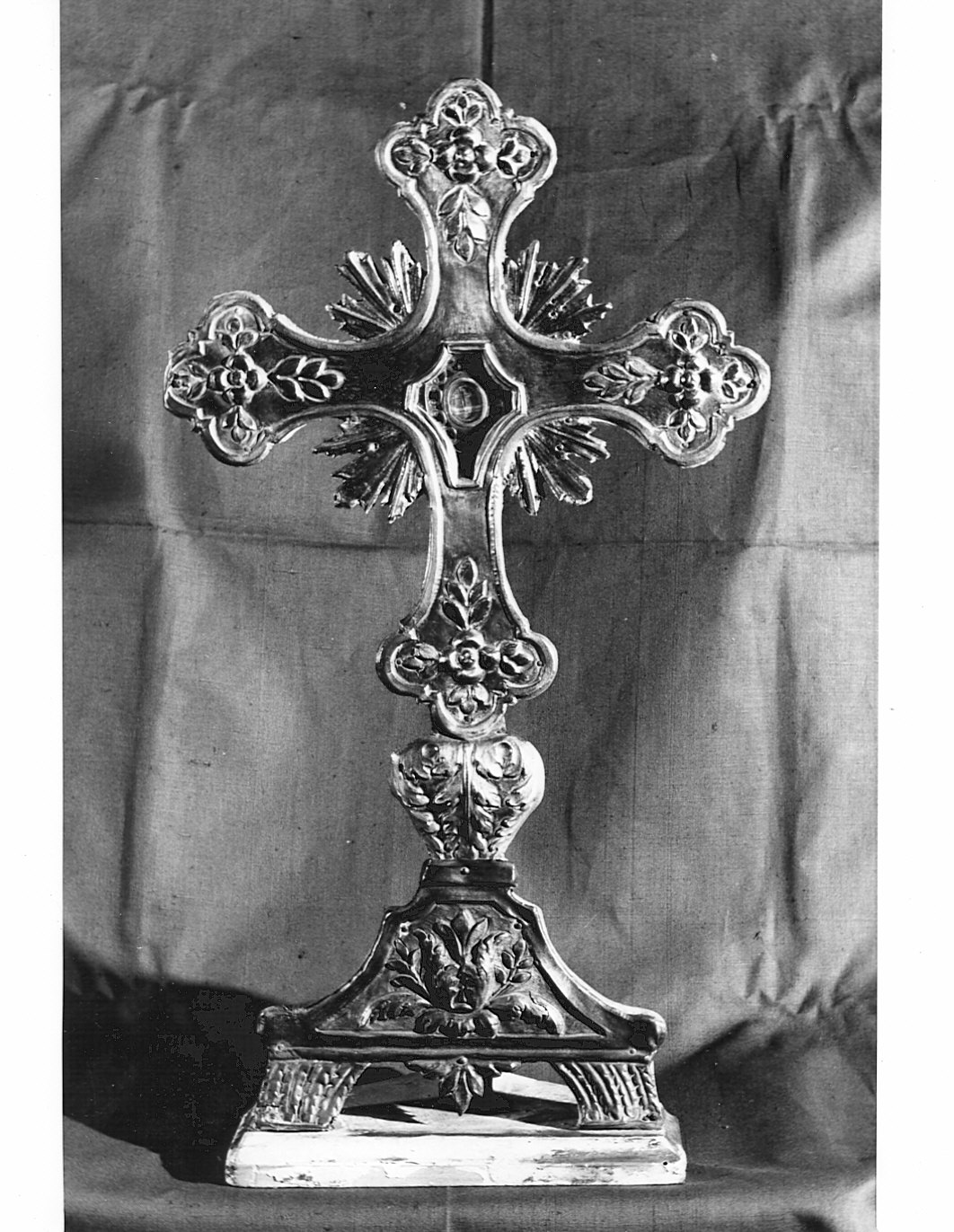 reliquiario - a croce, opera isolata - bottega lombarda (inizio sec. XIX)