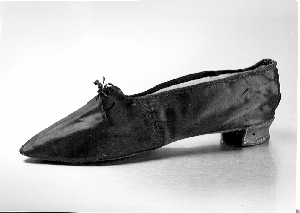 Non rilevato (scarpa femminile) - manifattura (1800/ 1810)