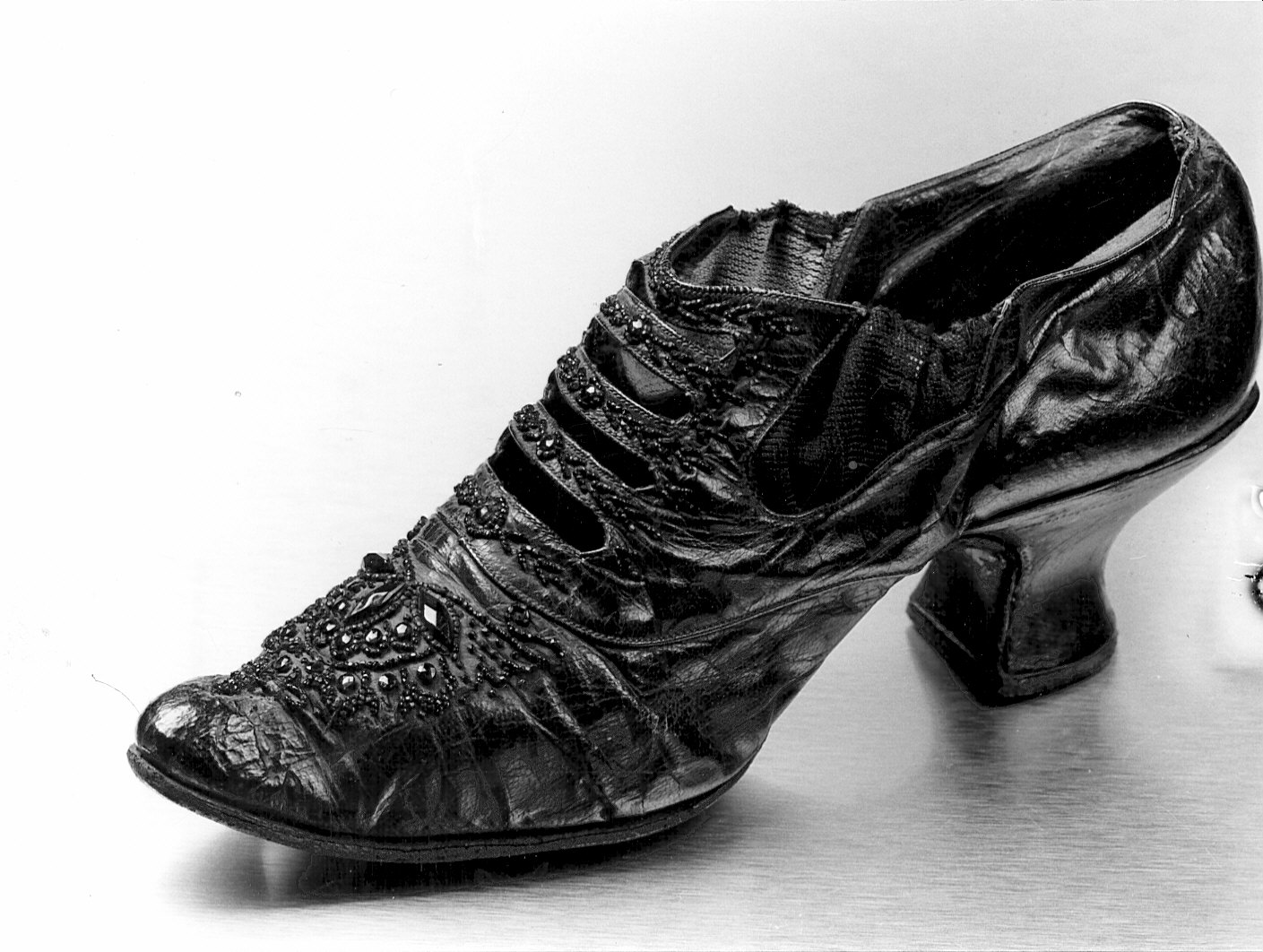Non rilevato (scarpa femminile) - manifattura (1875/ 1899)