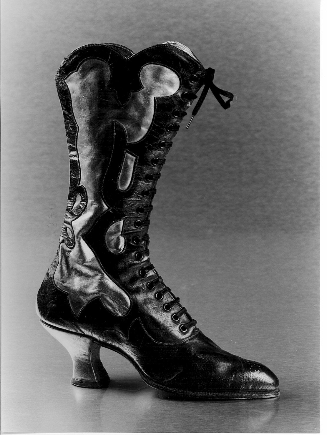 Non rilevato (scarpa femminile) - manifattura (1900/ 1910)