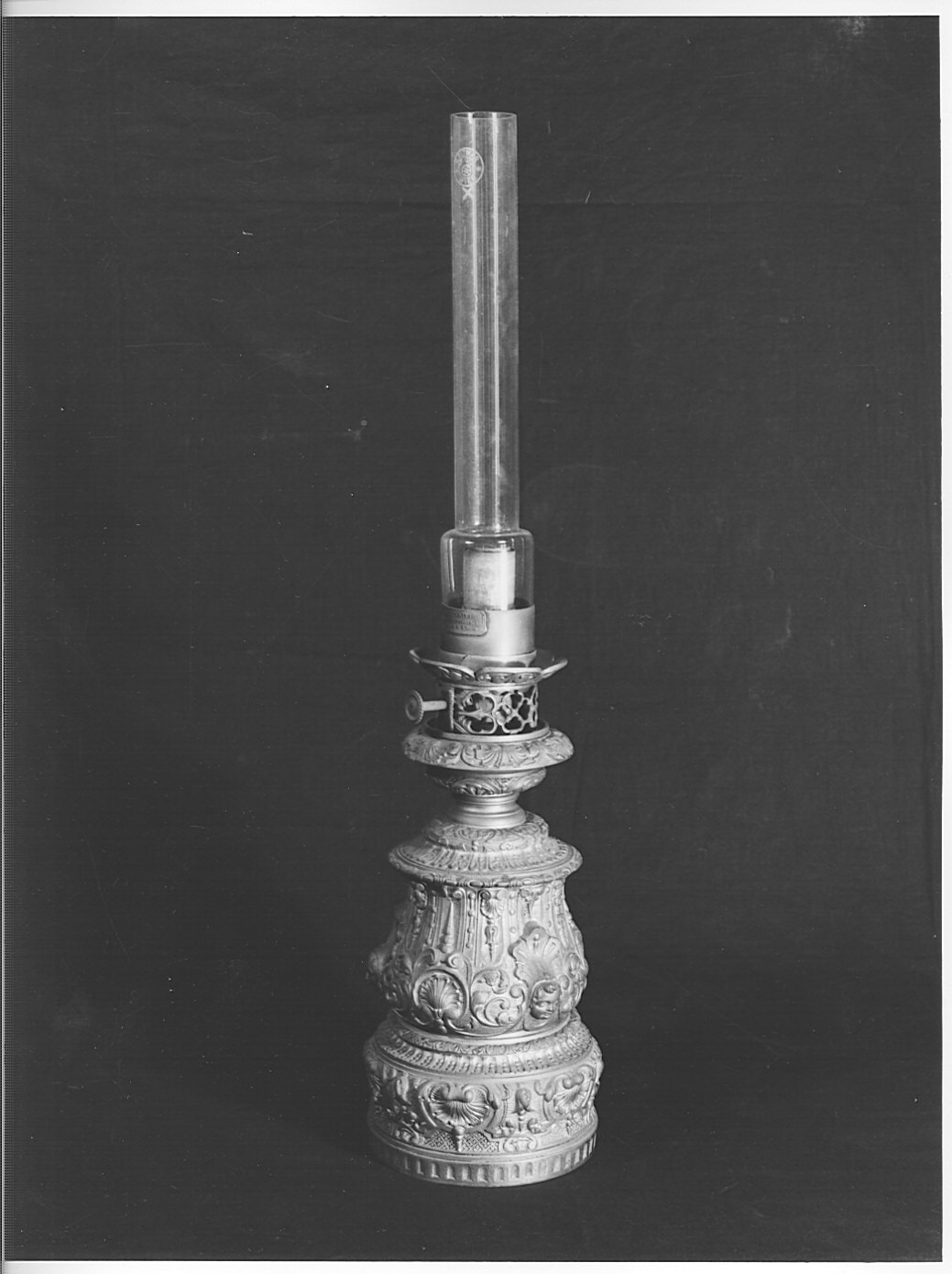 lampada - a petrolio, opera isolata - bottega francese (seconda metà sec. XIX)