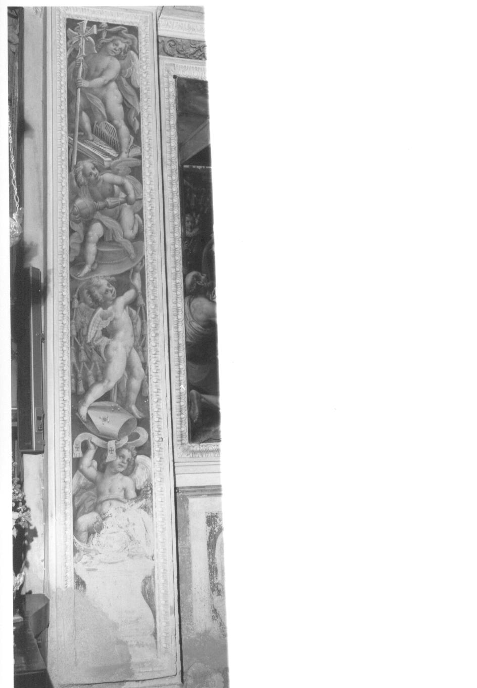 angeli con insegne ecclesiastiche (dipinto, elemento d'insieme) di Della Rovere Giovanni Mauro detto Fiamminghino (attribuito) (sec. XVII)