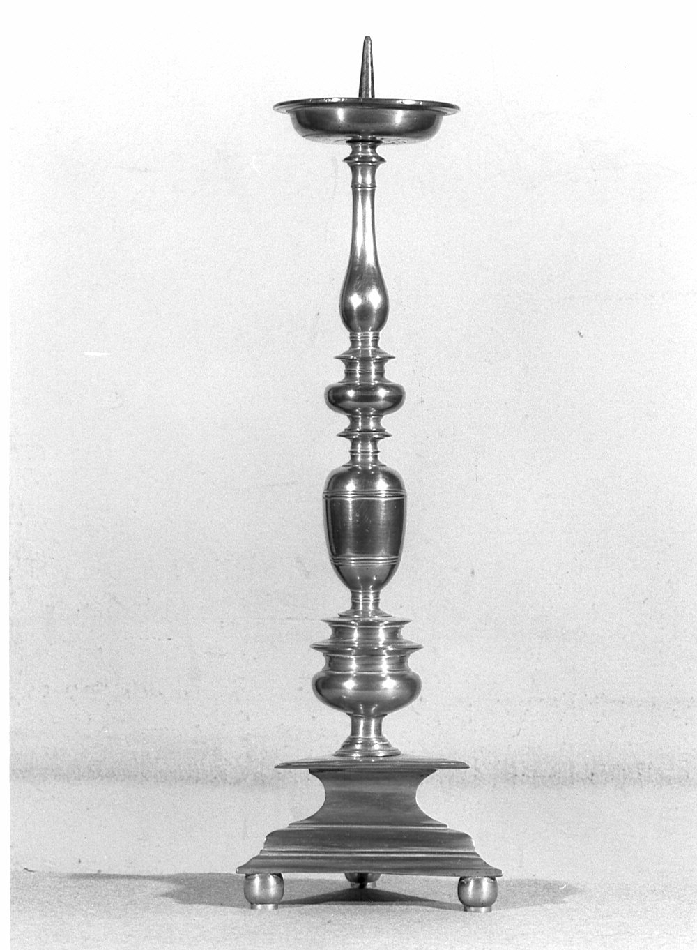 candeliere, serie - bottega lombarda (seconda metà sec. XVII)