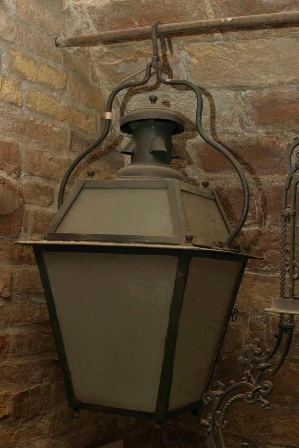 lampada stradale - produzione marchigiana (secc. XIX/ XX)