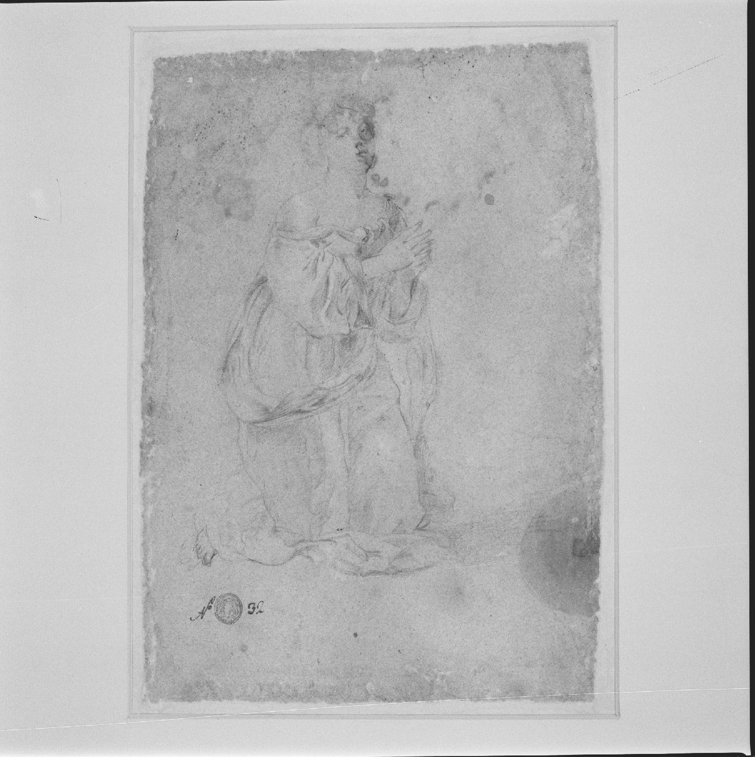 figura femminile inginocchiata (disegno) di Cardisoni Francesco (attribuito) (sec. XVII)