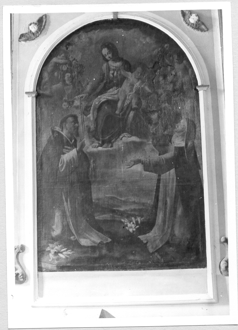 Madonna del Rosario con San Domenico e Santa Caterina da Siena (dipinto) di Guerrieri Giovanni Francesco (attribuito) (metà sec. XVII)