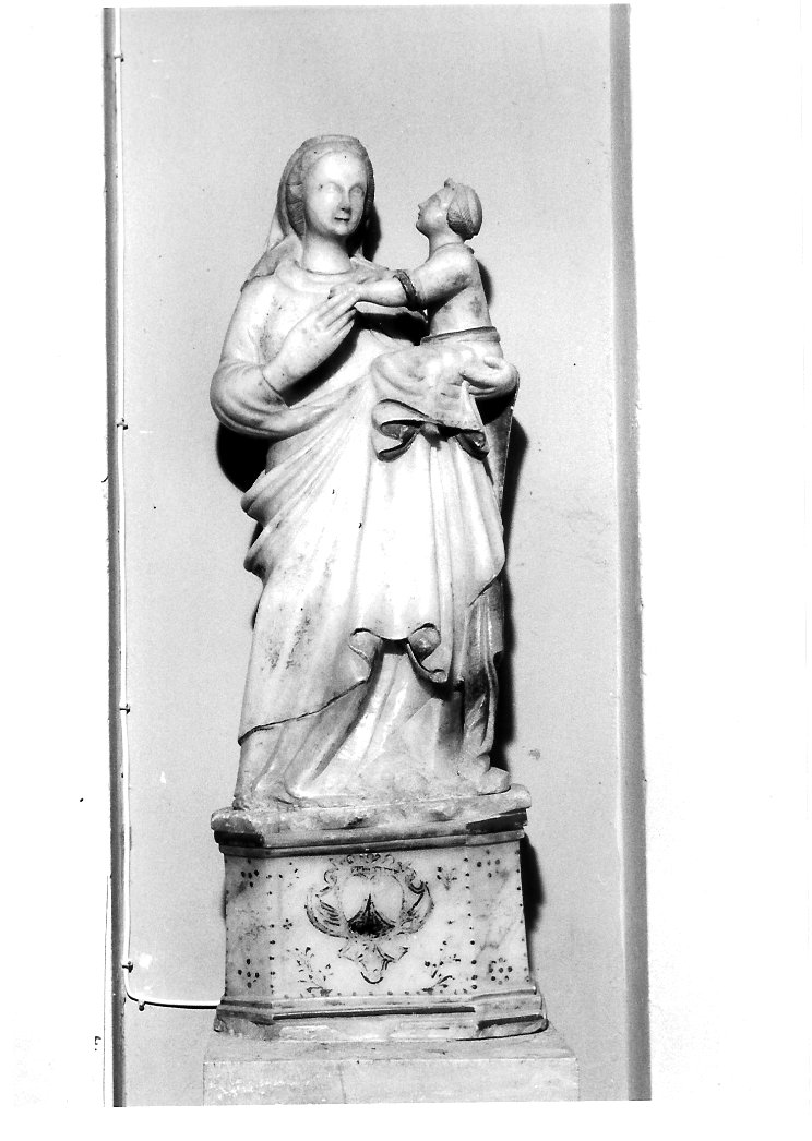 Madonna con Bambino (statua) di Nino Pisano (attribuito) (metà sec. XIV)