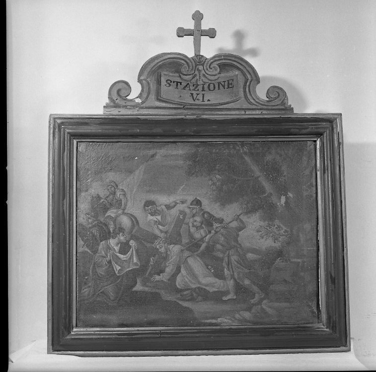 stazione VI: Gesù asciugato dalla Veronica (Via Crucis, elemento d'insieme) di Trajani Giuseppe (attribuito) (seconda metà sec. XVIII)