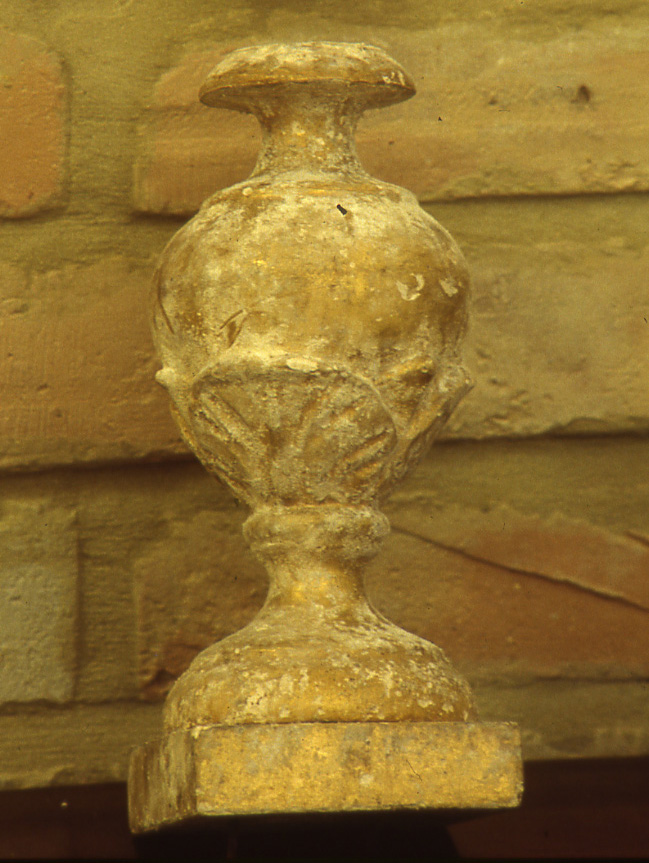 vaso d'altare con composizione floreale, coppia - bottega marchigiana (sec. XIX)