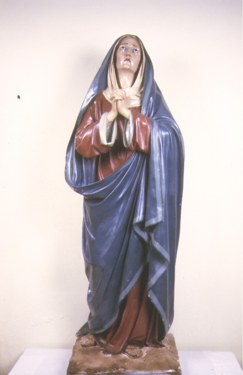 Madonna (statua) di Malecore Giuseppe (prima metà sec. XX)