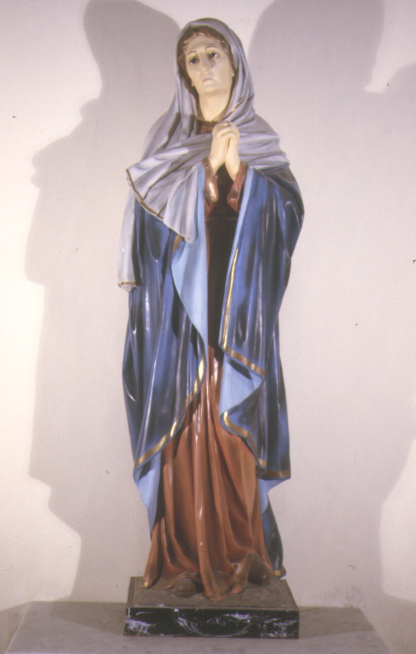 Madonna orante (statua) - produzione italiana (secondo quarto sec. XX)