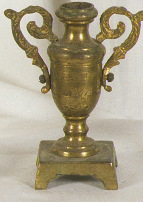 vaso d'altare con composizione floreale, elemento d'insieme - ambito marchigiano (inizio sec. XX)