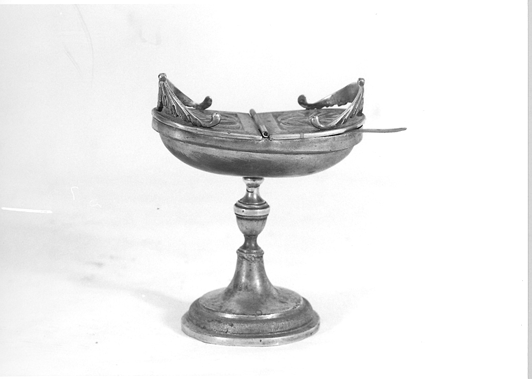 navicella portaincenso - a doppia valva - bottega marchigiana (inizio sec. XX)