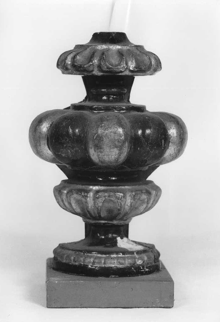 vaso d'altare con composizione floreale - bottega marchigiana (sec. XVIII)