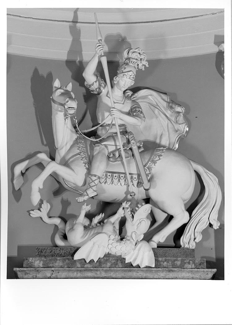 San Giorgio uccide il drago (decorazione plastica) - manifattura marchigiana (metà sec. XIX)