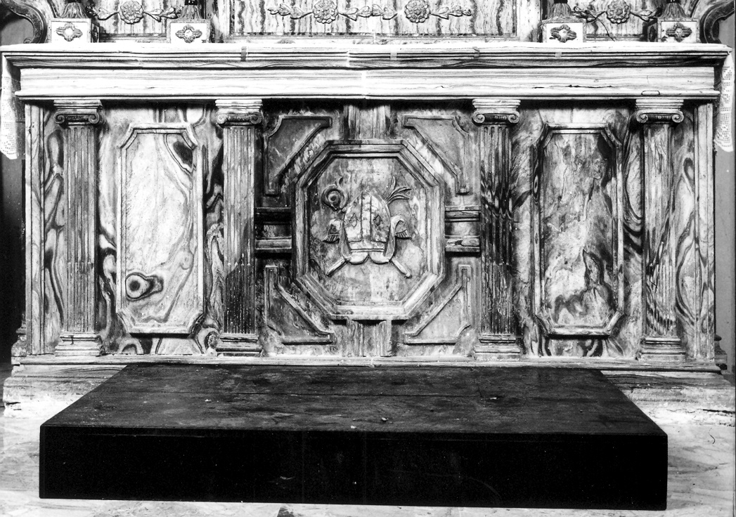 mensa d'altare - ambito marchigiano (prima metà sec. XVII)
