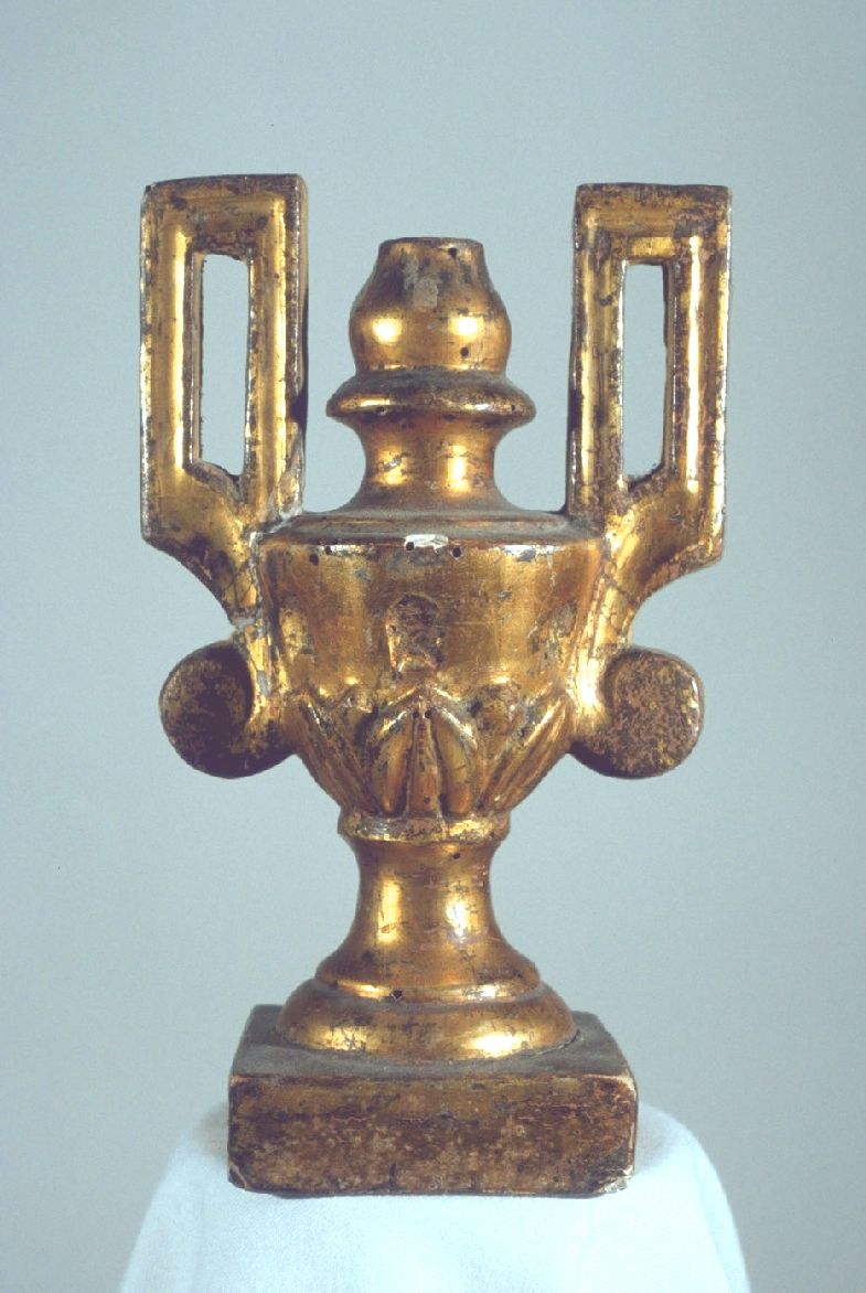 vaso d'altare con composizione floreale - bottega pesarese (inizio sec. XX)