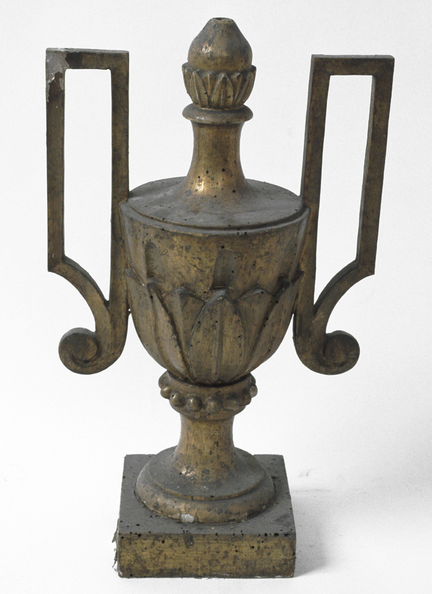 vaso d'altare con composizione floreale, coppia - bottega pesarese (seconda metà sec. XIX)