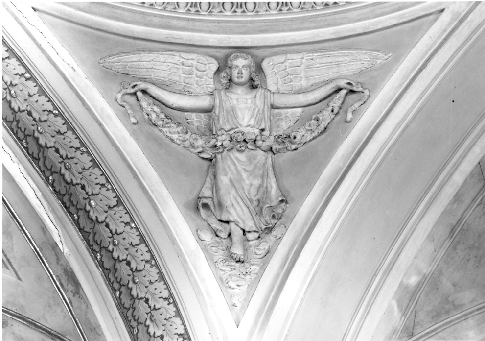 angelo con ghirlanda (decorazione plastica, complesso decorativo) - bottega marchigiana (fine sec. XIX)