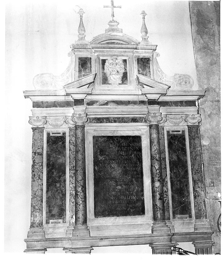 monumento funebre - bottega marchigiana (sec. XVI)