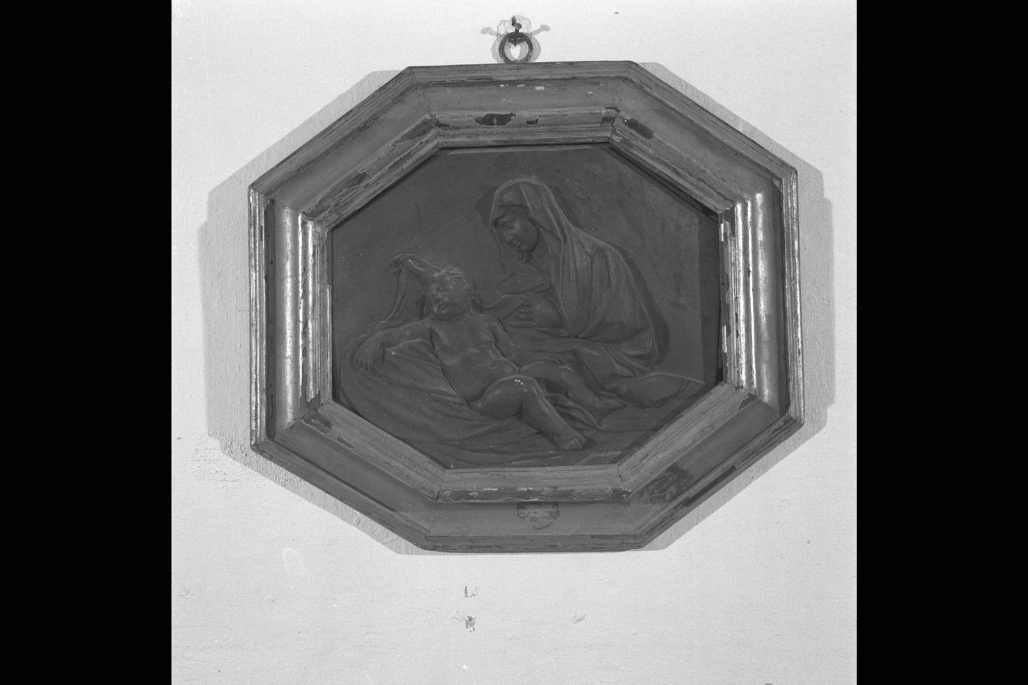 Madonna con Bambino (rilievo) - ambito marchigiano (sec. XIX)