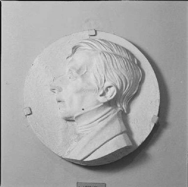 ritratto di Giacomo Leopardi (rilievo) di Tassara Giovanni Battista (secc. XIX/ XX)