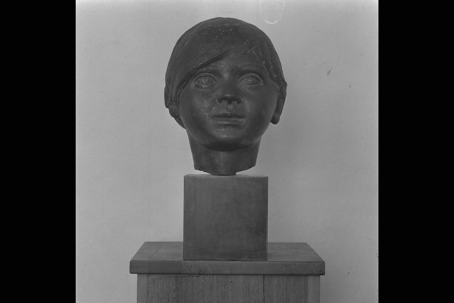 testa di fanciullo (scultura) di Gera Uno (sec. XX)