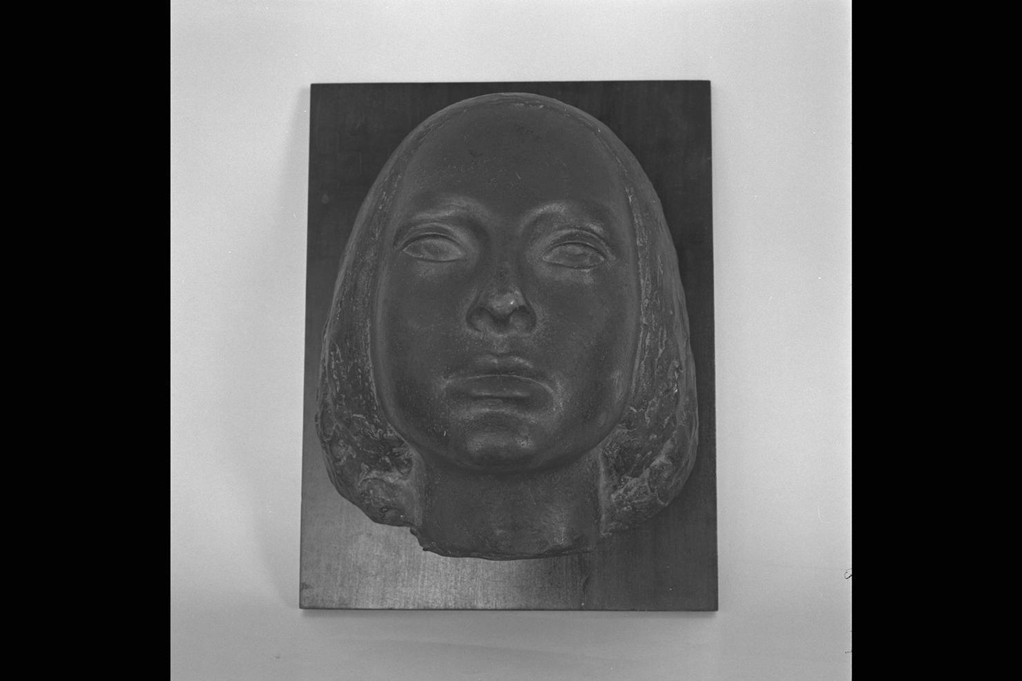 volto femminile (rilievo) di Gera Uno (sec. XX)