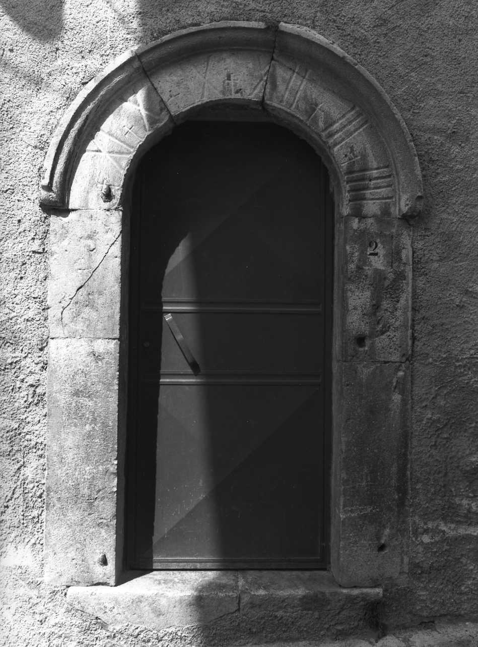 portale - ad arco - bottega molisana (secc. XVIII/ XIX)