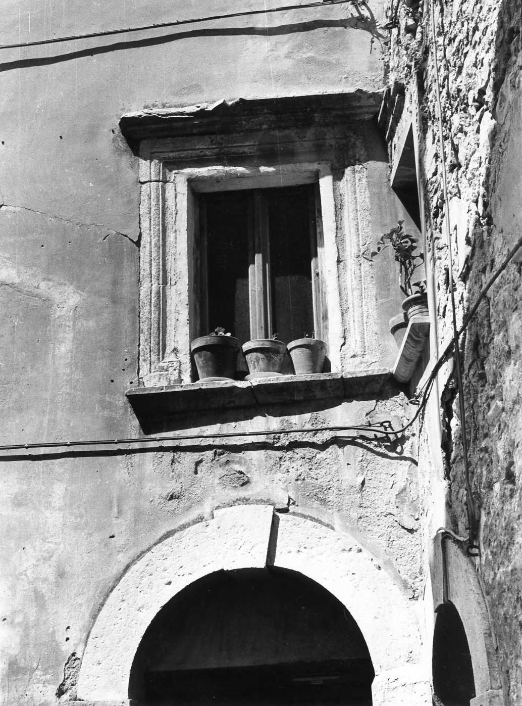 finestra - bottega Italia meridionale (secc. XVI/ XVII)