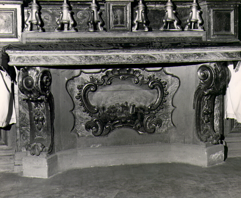 paliotto - a pannello architettonico, elemento d'insieme - bottega napoletana (prima metà sec. XVIII)