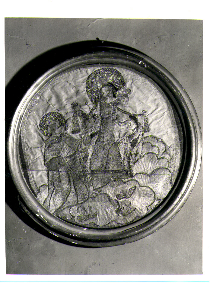 San Simone Stock riceve dalla Madonna lo scapolare (medaglione) - manifattura agnonese (fine, fine sec. XVIII, sec. XIX)