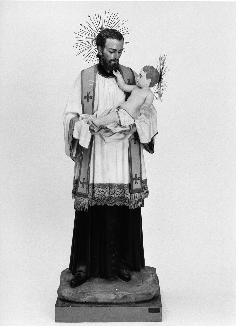 San Gaetano con il Bambino (gruppo scultoreo) - bottega italiana (sec. XX)