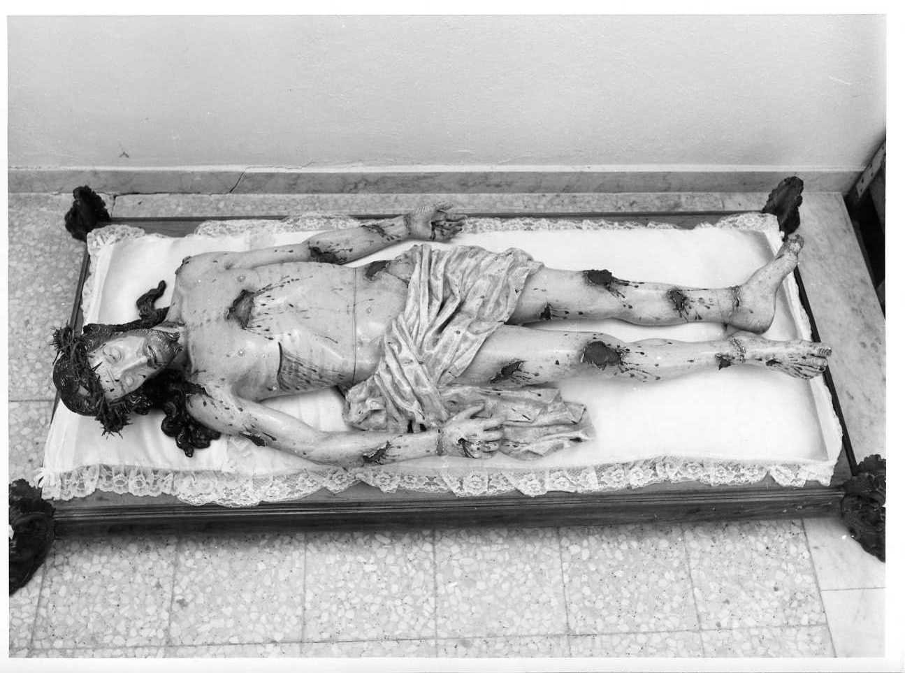 Cristo morto (scultura, opera isolata) - bottega di Ortisei (prima metà sec. XX)