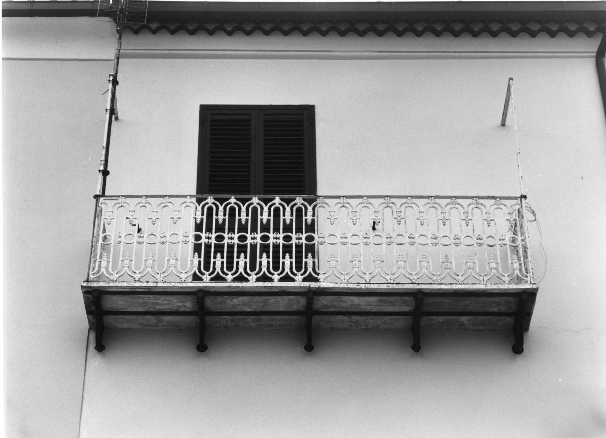 ringhiera di balcone - bottega molisana (prima metà sec. XX)