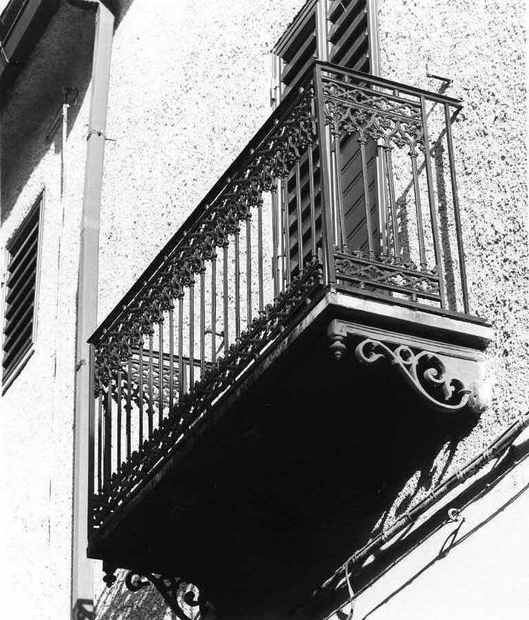 ringhiera di balcone, serie - bottega Italia meridionale (ultimo quarto sec. XIX)