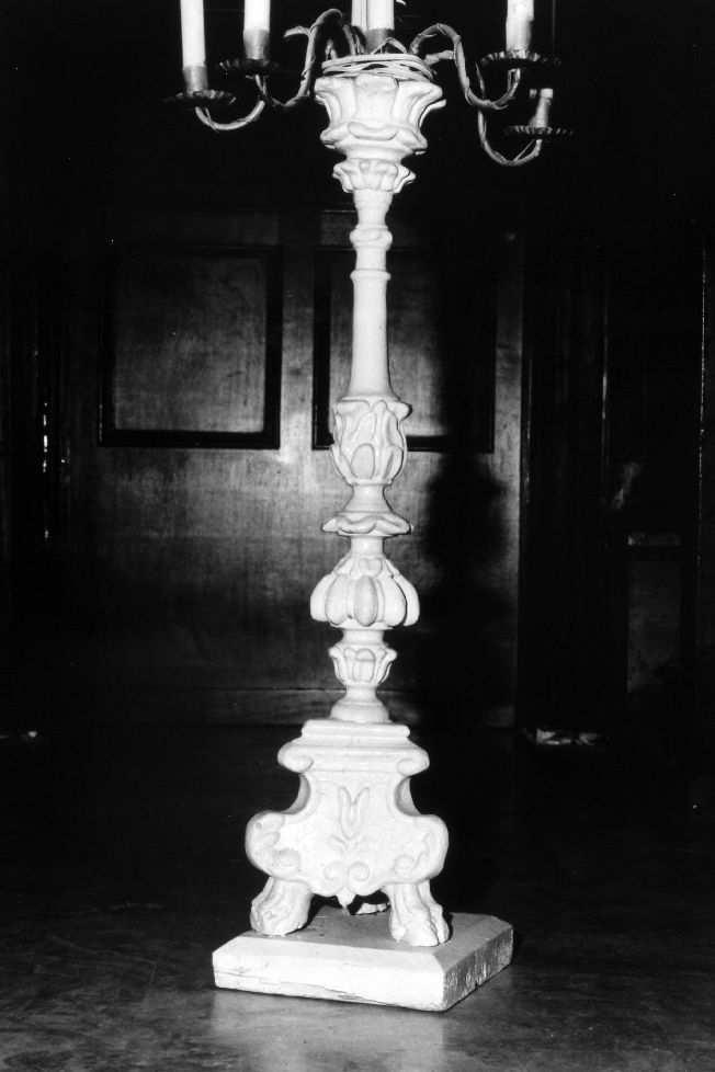 candeliere d'altare, serie - ambito salentino (primo quarto sec. XIX)