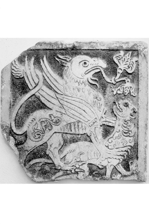 grifo alato che atterra leoncino (pluteo) di Peregrinus detto Peregrino da Salerno (bottega) (prima metà sec. XIII)