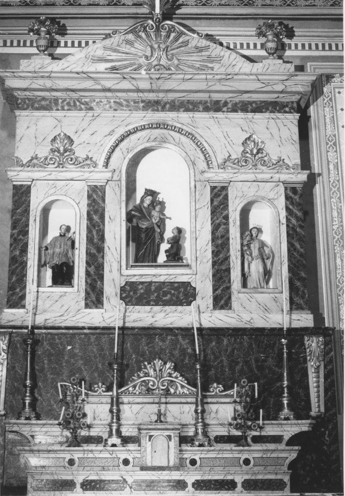 Altare dell'assunta, altare