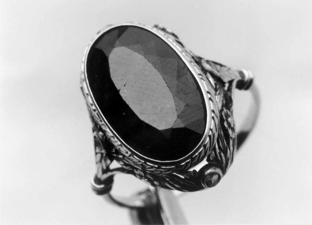 Anello di sant'ambrogio, anello