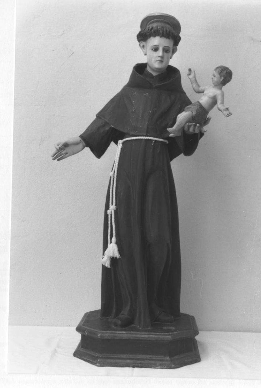 Sant'antonio da padova con il bambino (statua)